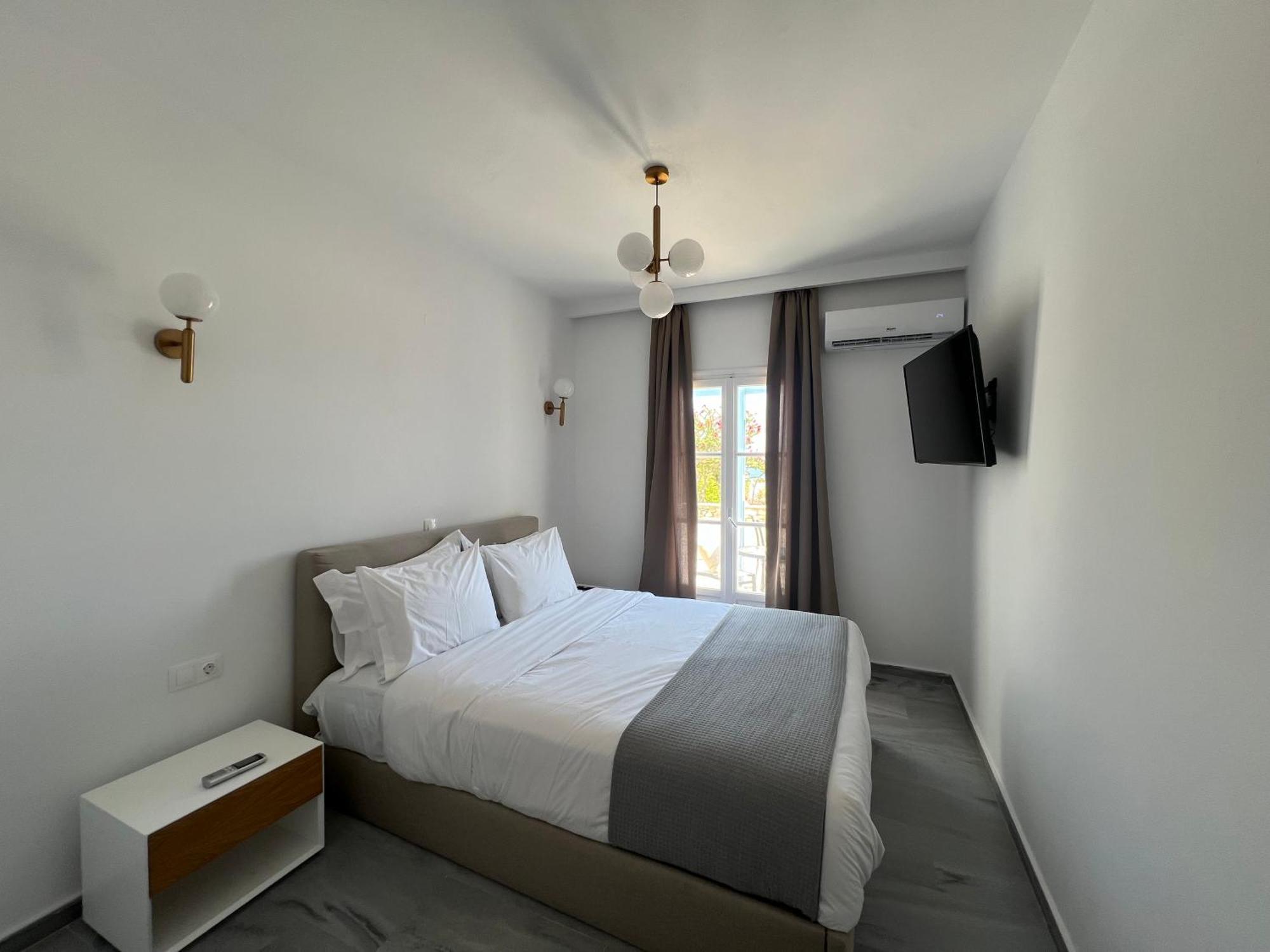Yaleena Residences Drios Exterior photo