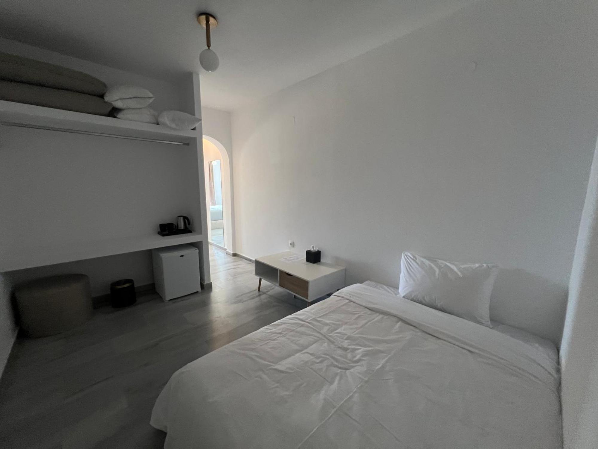 Yaleena Residences Drios Exterior photo